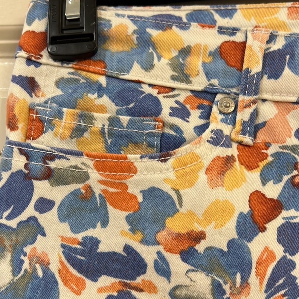 Gloria Vanderbilt ladies capris - Picture 3 of 10